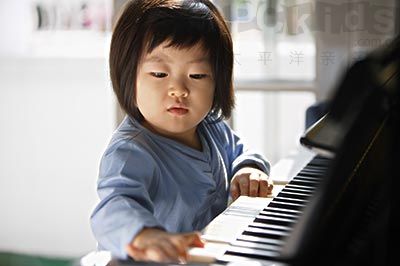 孩子学钢琴的最佳年龄从4岁至6岁